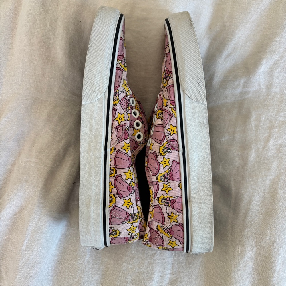 VANS x Nintendo Authentic Princess Peach Sneakers RARE Size 7M/8.5W - Picture 8 of 13